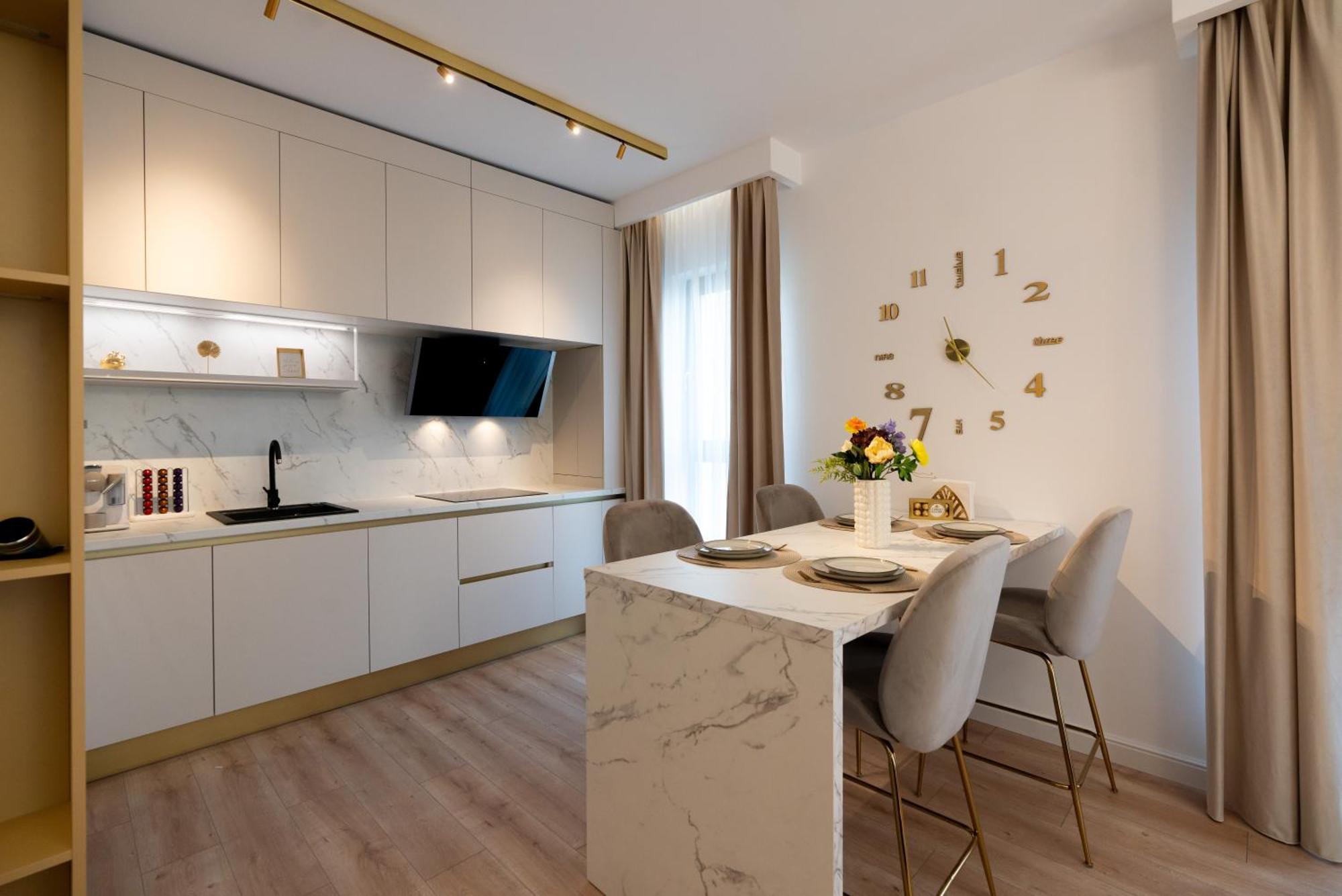 Soni Exclusive Plaza With Private Parking & Self Check-in דירה *